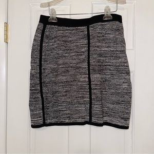 Ann Taylor cotton blend heathered black and white mini contour skirt size Medium